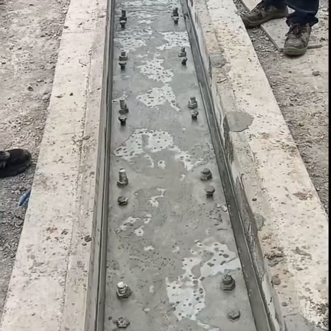 泗洪港口码头起重机龙门吊重型机械设备稳固用早强快凝轨道胶泥